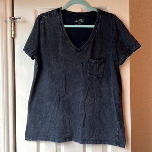 Target Universal Thread navy faded pocket T